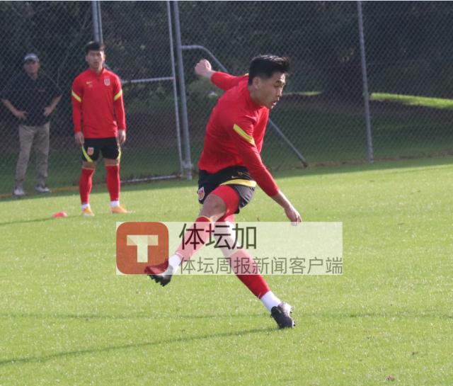 B体育中国官网首页-戴伟浚：职业球员要适应教练变更 更喜欢新位置