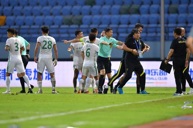 B体育官方首页-弃传控改防反国安变得务实 两教练染红足见压力大