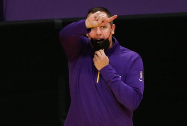 B体育体育报道-进攻滞塞内线防守全面崩盘 沃格尔赛后成众矢之的