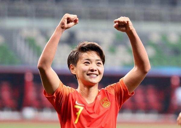 王霜：还会考虑留洋 贾指导说男足没有女足扛练